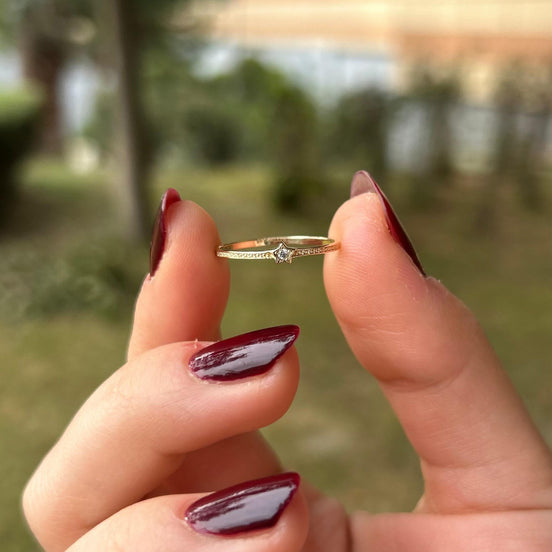14 Ayar Altın Minimal Taşlı Yıldız Yüzük