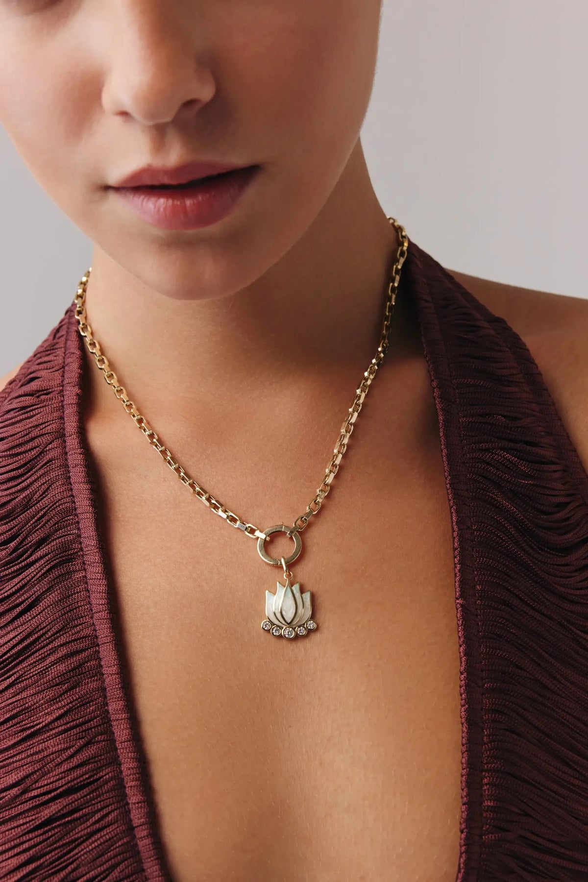 Altın Mavi Lotus Charm Kolye