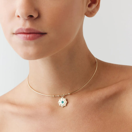 Yuvarlak Firuze Taşlı Çiçek Madalyon Uçlu Tel Choker