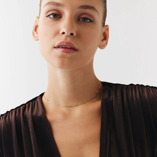 Minimal Çubuk Detay Choker
