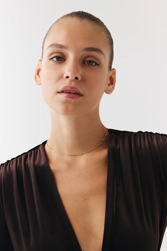 Minimal Çubuk Detay Choker