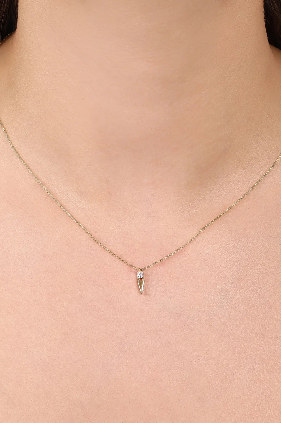 Minimal Taşlı Uzun Elmas Toplu Kolye