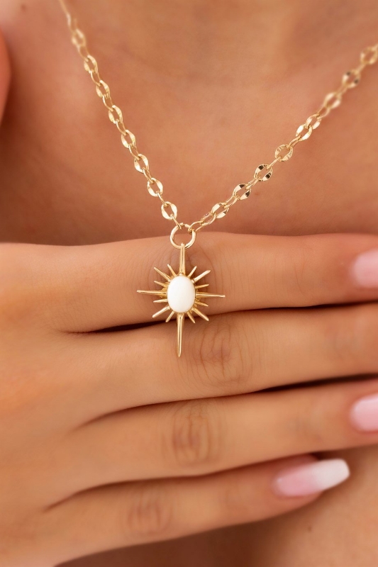 "Altın Sedef Taşlı Kutup Yıldızı Kolye, 4,96 gram, Goldium ustalığı ve Altın Kolye modeli ile uzun ömürlü kullanım sağlar