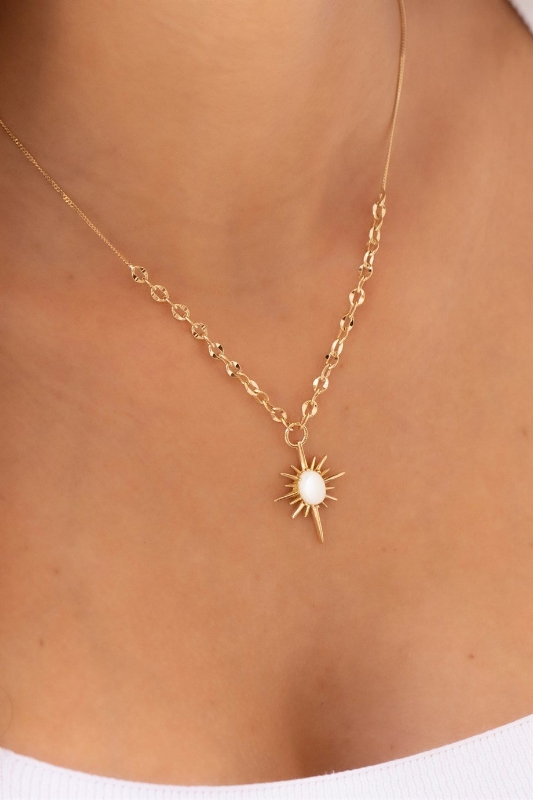 "Altın Sedef Taşlı Kutup Yıldızı Kolye, 4,96 gram, Goldium ustalığı ve Altın Kolye modeli ile uzun ömürlü kullanım sağlar