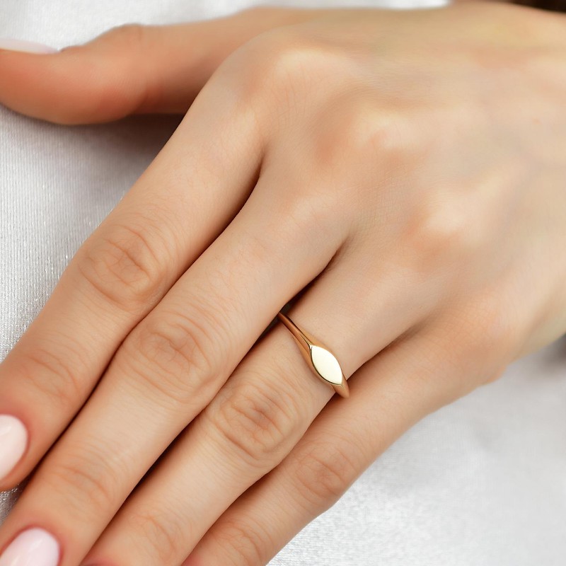 14 Ayar Altın Sade Model Yüzük, 1,40 gram tasarımıyla Altın Yüzük kategorisinde, Goldium imzasıyla modern bir görünüm sunar.
