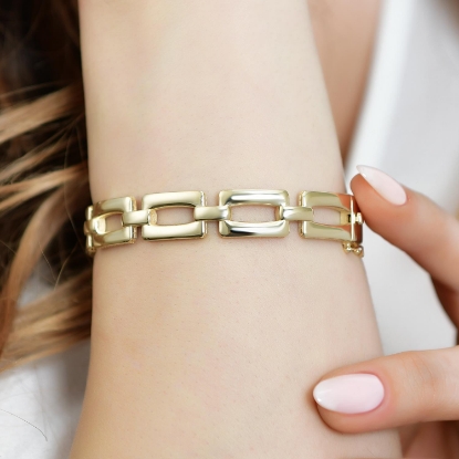 14 Ayar Altın Zincir Desenli Kelepçe Bilezik, 16,45 gram olup Altın Bilezik modellerinden biridir. Ağırlığı ve zarif tasarımıyla stilinizi tamamlar.