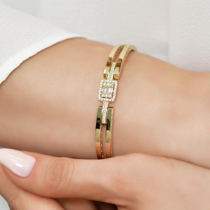 14 Ayar Altın Baget Kelepçe Bilezik, 8,58 gram ve özenli işçilikle Altın Bilezik’in günlük ve özel kullanıma uygun bir Goldium modelidir.