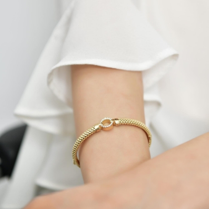 14 Ayar Altın Taşlı Tokalı Kelepçe Bilezik, 16,22 gram olup Altın Bilezik modellerinden biridir. Ağırlığı ve zarif tasarımıyla stilinizi tamamlar.