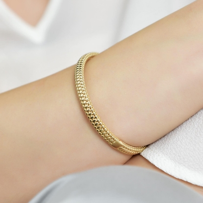 14 Ayar Altın Yılan Kelepçe Bilezik, 15,14 gram tasarımıyla Altın Bilezik kategorisinde, Goldium imzasıyla modern bir görünüm sunar.