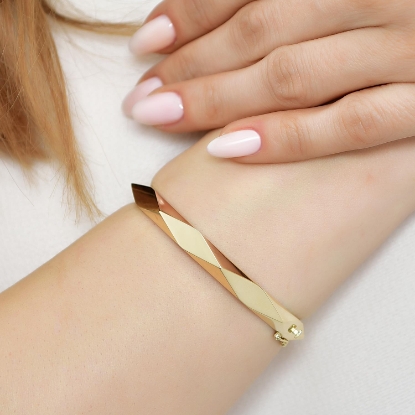 14 Ayar Altın Kelepçe Bilezik, 9,07 gram tasarımıyla Altın Bilezik kategorisinde, Goldium imzasıyla modern bir görünüm sunar.