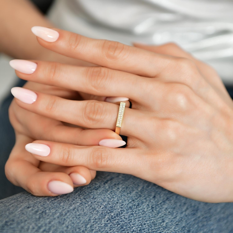 14 Ayar Altın Düz Parıltılı Yüzük, 1,86 gram ve özenli işçilikle Altın Yüzük’in günlük ve özel kullanıma uygun bir Goldium modelidir.