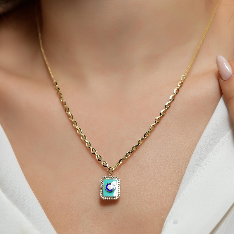 14 Ayar Altın Mineli Taşlı Kolye, 6,36 gram olup Altın Kolye modellerinden biridir. Ağırlığı ve zarif tasarımıyla stilinizi tamamlar.