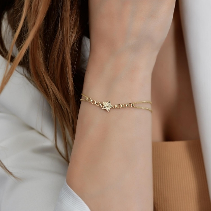 14 Ayar Altın Yıldız Bileklik, 3,49 gram olup Altın Bileklik modellerinden biridir. Ağırlığı ve zarif tasarımıyla stilinizi tamamlar.