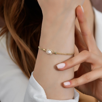 14 Ayar Altın Sonsuzluk Bileklik, 2,30 gram ve özenli işçilikle Altın Bileklik’in günlük ve özel kullanıma uygun bir Goldium modelidir.