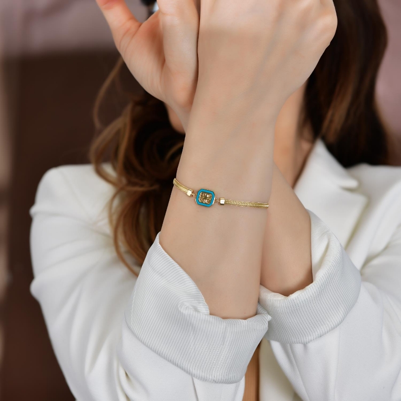 14 Ayar Altın Balık Sırtı Model Yonca Mineli Bileklik, 6,62 gram, Goldium ustalığı ve Altın Bileklik modeli ile uzun ömürlü kullanım sağlar.