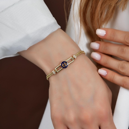 14 Ayar Altın Çift Zincirli Mineli Bileklik, 7,31 gram olup Altın Bileklik modellerinden biridir. Ağırlığı ve zarif tasarımıyla stilinizi tamamlar.