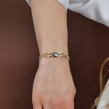 14 Ayar Altın Mineli Nazar Zincirli Bileklik, 6,43 gram ve özenli işçilikle Altın Bileklik’in günlük ve özel kullanıma uygun bir Goldium modelidir.