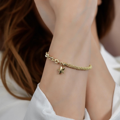 14 Ayar Altın Yıldız Charm Popcorn Bileklik, 9,14 gram ve özenli işçilikle Altın Bileklik’in günlük ve özel kullanıma uygun bir Goldium modelidir.