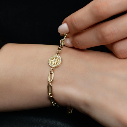 14 Ayar Altın Pusula Zincir Bileklik, 5,23 gram ve özenli işçilikle Altın Bileklik’in günlük ve özel kullanıma uygun bir Goldium modelidir.