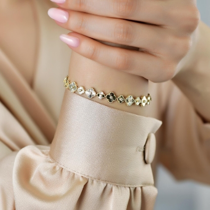 14 Ayar Altın Kalem İşçilikli Yonca Bileklik, 8,93 gram ve özenli işçilikle Altın Bileklik’in günlük ve özel kullanıma uygun bir Goldium modelidir.