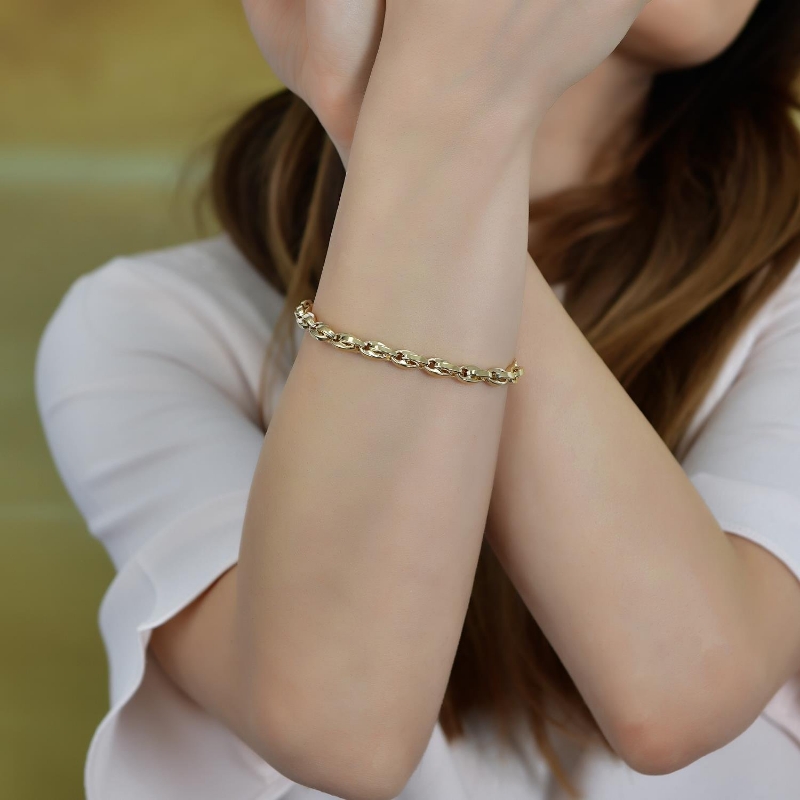 14 Ayar Altın İç İçe Zincir Bileklik, 8,27 gram, Goldium ustalığı ve Altın Bileklik modeli ile uzun ömürlü kullanım sağlar.