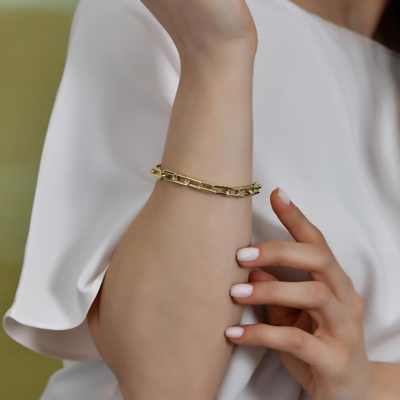 14 Ayar Altın Köşeli Zincir Bileklik, 8,97 gram tasarımıyla Altın Bileklik kategorisinde, Goldium imzasıyla modern bir görünüm sunar.