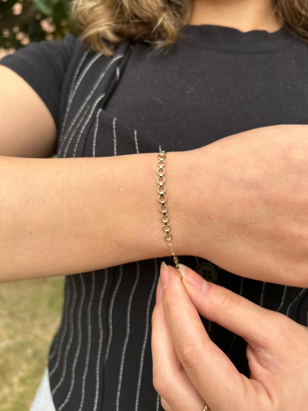 Halka Detay Kelebek Zincir Bileklik, 1,11 gram, Goldium ustalığı ve Altın Bileklik modeli ile uzun ömürlü kullanım sağlar.