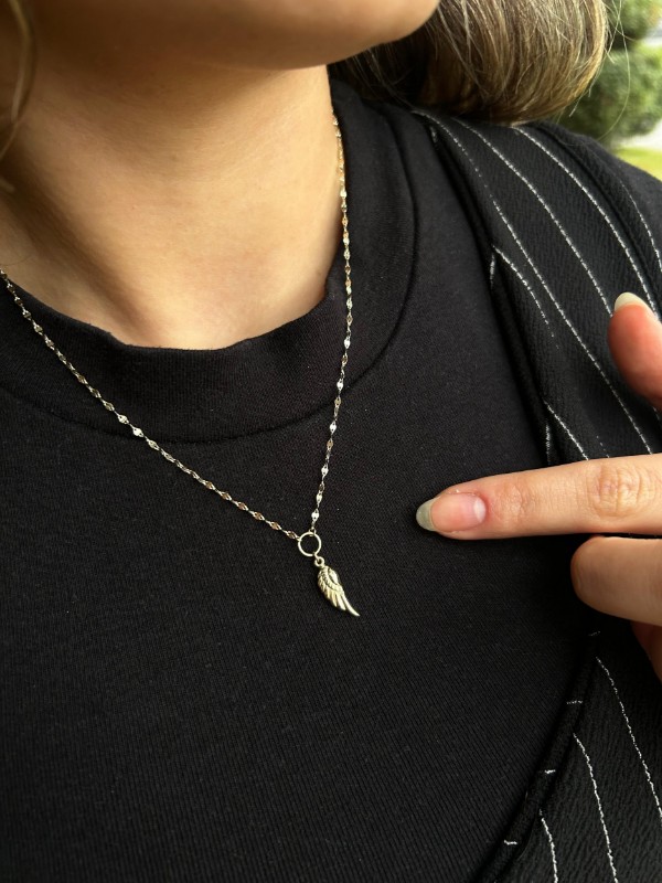 14 Ayar Kelebek Zincir Melek Kanadı Kolye, 1,81 gram, Goldium ustalığı ve Altın Kolye modeli ile uzun ömürlü kullanım sağlar.