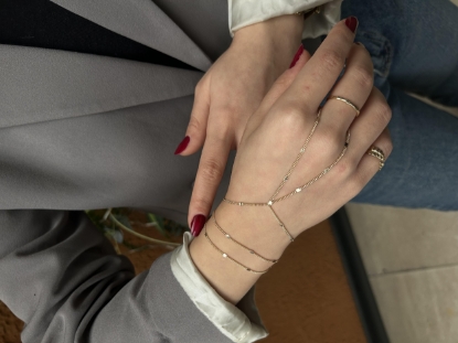 Altın Aynalı Zincirli Şahmeran, 4,38 gram, Goldium ustalığı ve Altın Şahmeran modeli ile uzun ömürlü kullanım sağlar.