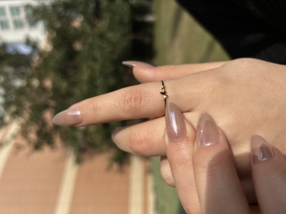 14 Ayar Altın Mini Kelebek Yüzük, 0,83 gram ve özenli işçilikle Ebru Sever Türk'ün Favorileri’in günlük ve özel kullanıma uygun bir Goldium modelidir.