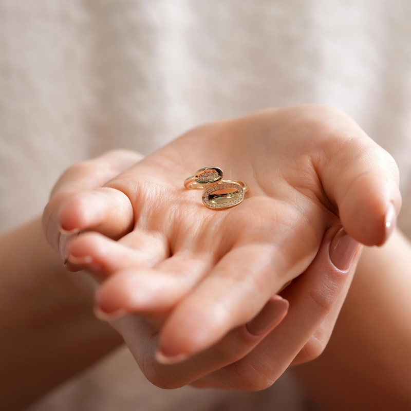14 Ayar Oval Taşlı Altın Yüzük, 2,31 gram olup Altın Fantezi Yüzük modellerinden biridir. Ağırlığı ve zarif tasarımıyla stilinizi tamamlar.