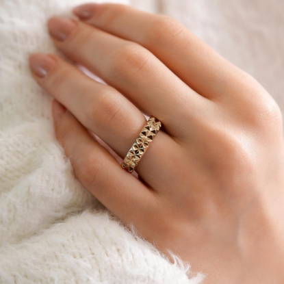 14 Ayar Altın Taş Detaylı Fantezi Altın Yüzük, 4,47 gram ve özenli işçilikle Altın Fantezi Yüzük’in günlük ve özel kullanıma uygun bir Goldium modelidir.