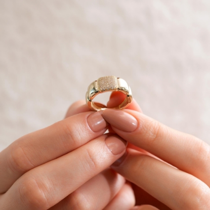 14 Ayar Fantezi Altın Yüzük, 4,84 gram ve özenli işçilikle Altın Fantezi Yüzük’in günlük ve özel kullanıma uygun bir Goldium modelidir.