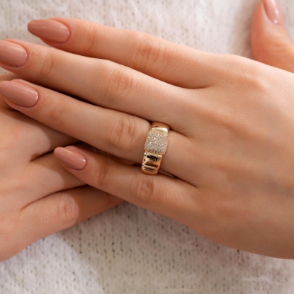 14 Ayar Fantezi Altın Yüzük, 4,84 gram ve özenli işçilikle Altın Fantezi Yüzük’in günlük ve özel kullanıma uygun bir Goldium modelidir.