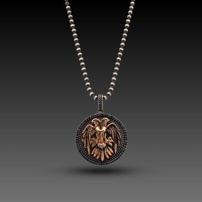 Erkek Altın Eternal Sovereign Pendant Kolye, 2,4 gram ve özenli işçilikle Altın Erkek Kolye’in günlük ve özel kullanıma uygun bir Goldium modelidir.