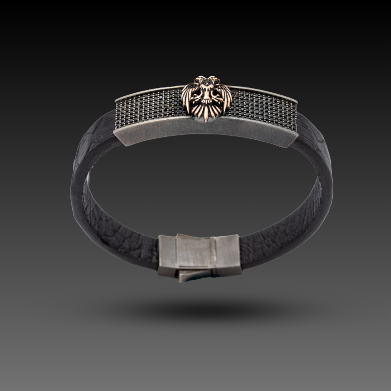 Erkek Double Eagle Bileklik, 1,6 gram olup Altın Erkek Bileklik modellerinden biridir. Ağırlığı ve zarif tasarımıyla stilinizi tamamlar.