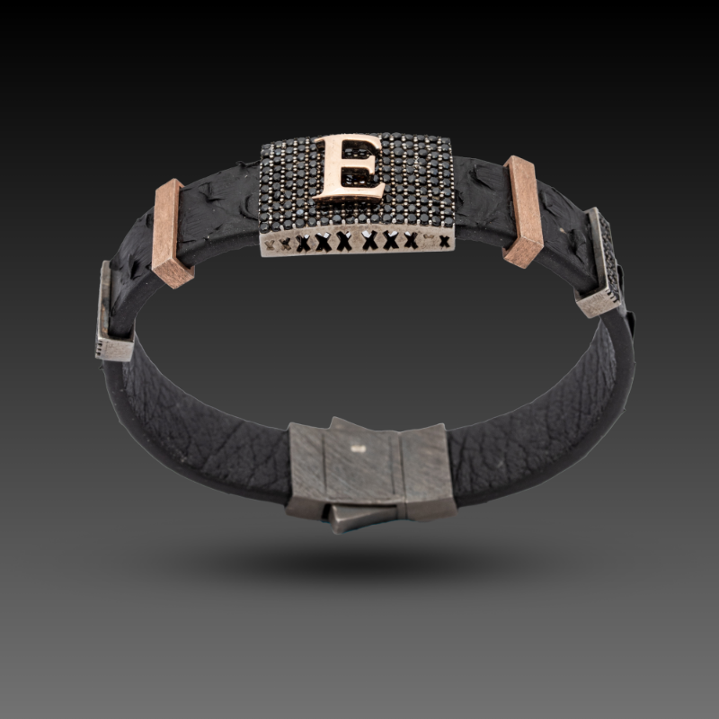 Erkek Flat Letter Bileklik, 1,02 gram, Goldium ustalığı ve Altın Erkek Bileklik modeli ile uzun ömürlü kullanım sağlar.