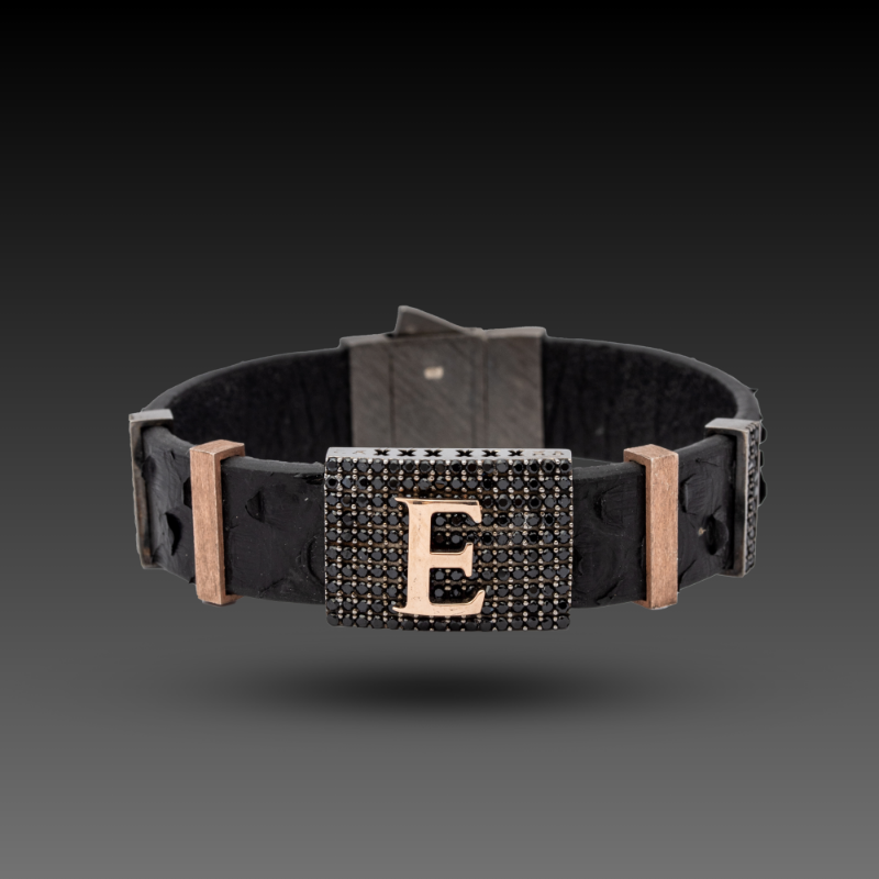 Erkek Flat Letter Bileklik, 1,02 gram, Goldium ustalığı ve Altın Erkek Bileklik modeli ile uzun ömürlü kullanım sağlar.