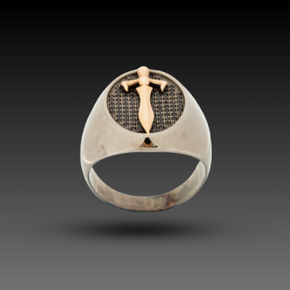 Erkek Altın Gladius Yüzük, 0,6 gram ve özenli işçilikle Altın Erkek Yüzük’in günlük ve özel kullanıma uygun bir Goldium modelidir.