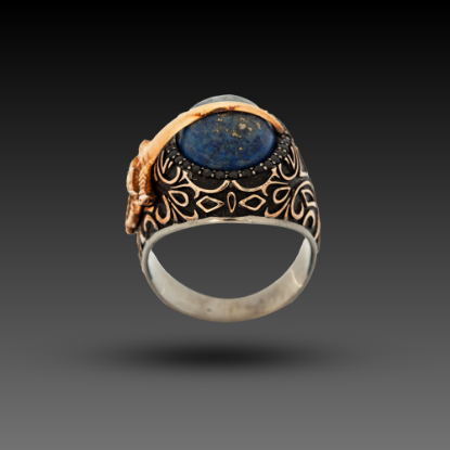 Erkek Altın Empire Sword Yüzük, 1,5 gram ve özenli işçilikle Altın Erkek Yüzük’in günlük ve özel kullanıma uygun bir Goldium modelidir.