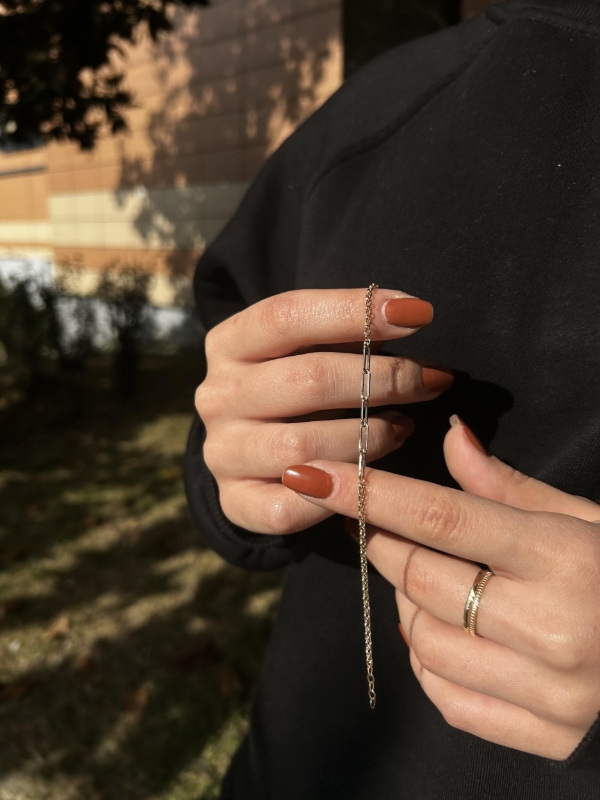 Doç & Ataç Bileklik, 0,92 gram, Goldium ustalığı ve Altın Bileklik modeli ile uzun ömürlü kullanım sağlar.