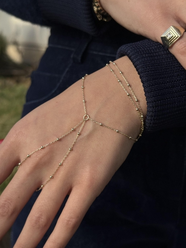 Top Zincir Şahmeran, 3,33 gram, Goldium ustalığı ve Ebru Sever Türk'ün Favorileri modeli ile uzun ömürlü kullanım sağlar.