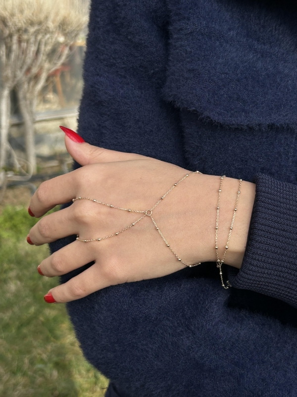Top Zincir Şahmeran, 3,33 gram, Goldium ustalığı ve Ebru Sever Türk'ün Favorileri modeli ile uzun ömürlü kullanım sağlar.