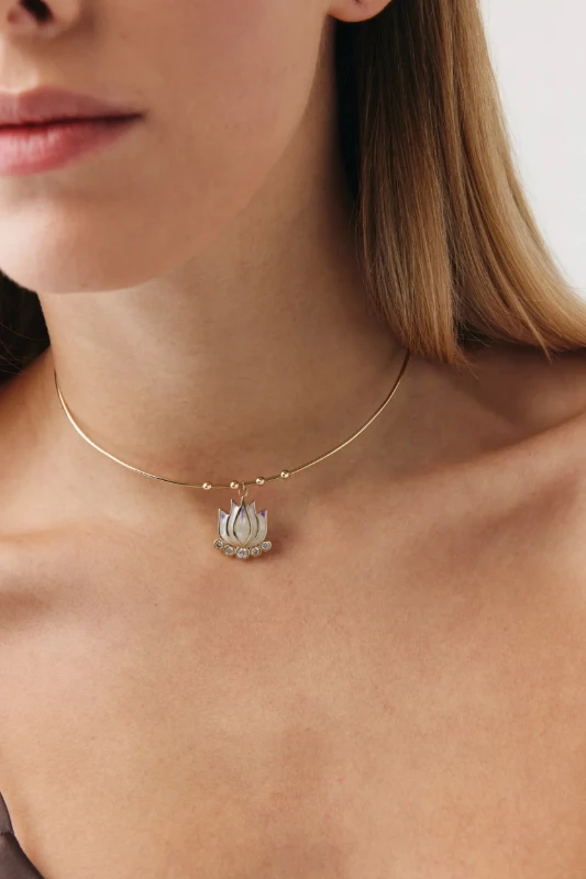 Mor Lotus Tel Choker resmi