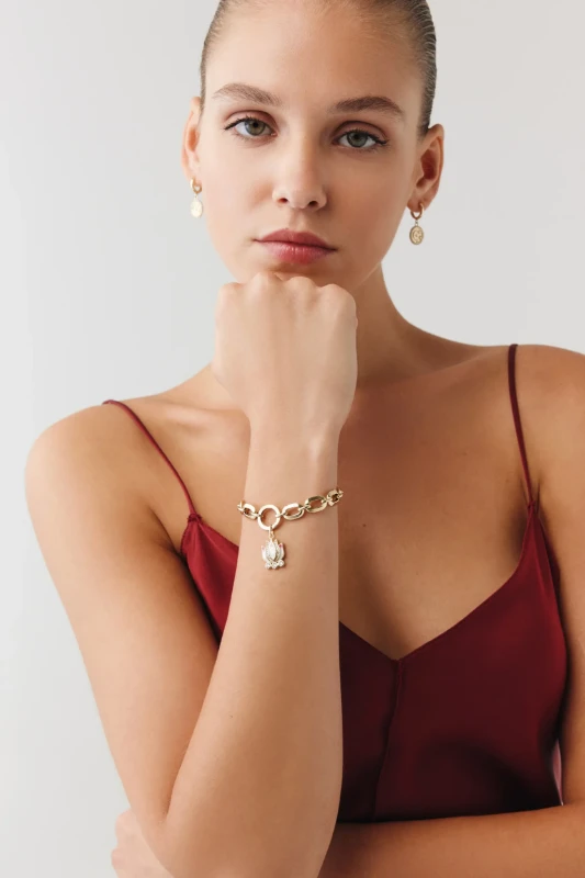 Pembe Lotus Charm Bileklik resmi