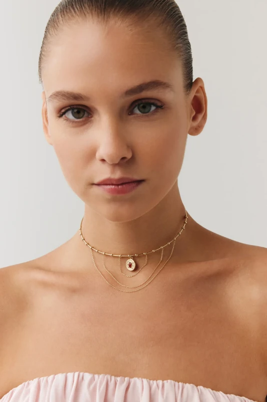 Madalyon Uç Modern Gotik Choker resmi