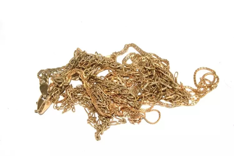 Düğümlenmiş Kolye Nasıl Açılır?